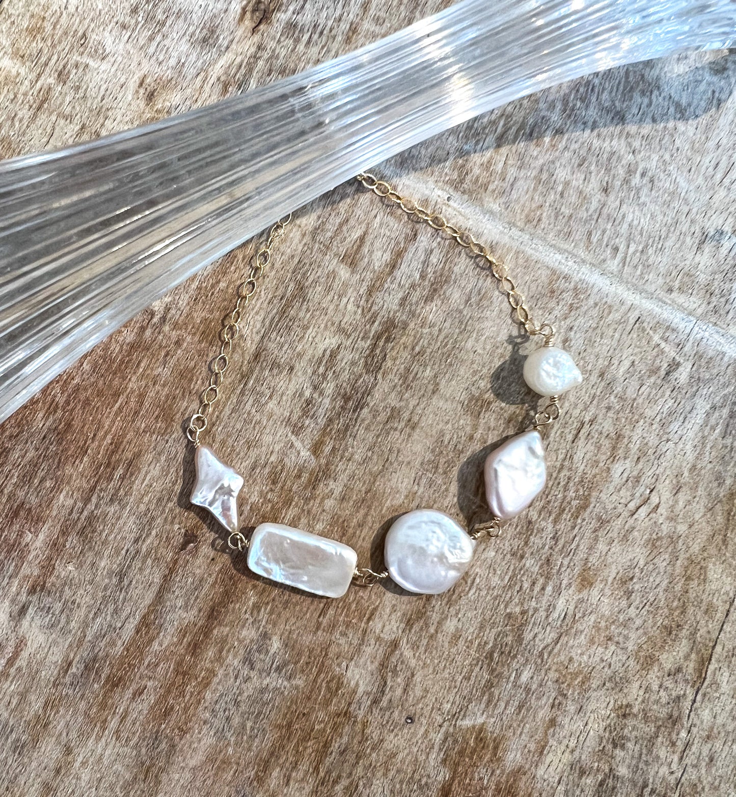 The Romantic: Pearl Bracelet